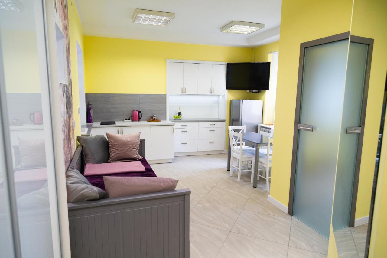 Apartament Przy Rynku ออสตรอเวียตซ์ชเวียนตอกชิสกี ภายนอก รูปภาพ