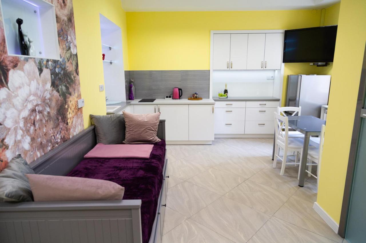Apartament Przy Rynku ออสตรอเวียตซ์ชเวียนตอกชิสกี ภายนอก รูปภาพ