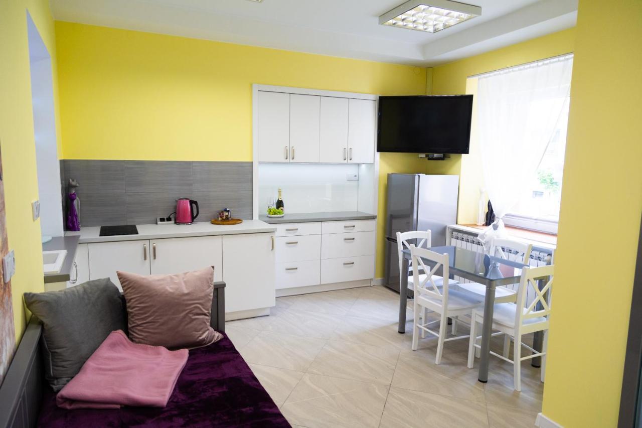Apartament Przy Rynku ออสตรอเวียตซ์ชเวียนตอกชิสกี ภายนอก รูปภาพ