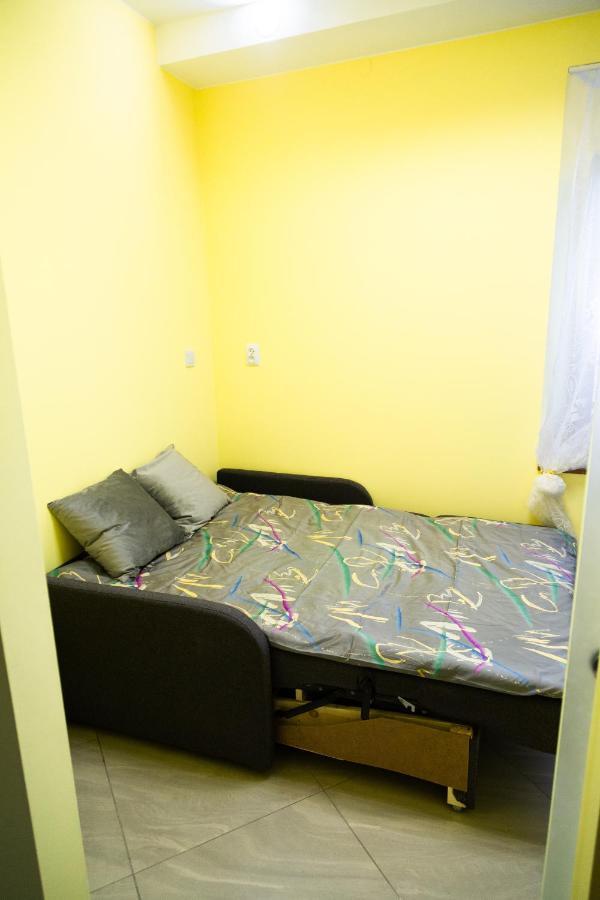 Apartament Przy Rynku ออสตรอเวียตซ์ชเวียนตอกชิสกี ภายนอก รูปภาพ
